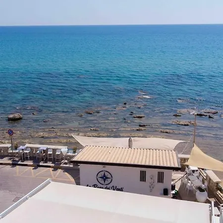 Terrazza Finemente Ristrutturata Di Fronte Al Mare 펜션