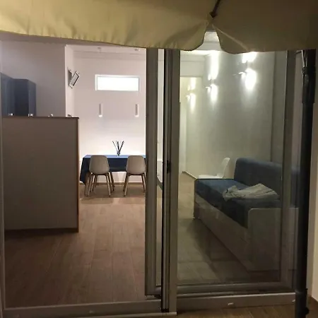 펜션 Terrazza Finemente Ristrutturata Di Fronte Al Mare 시큘리아나